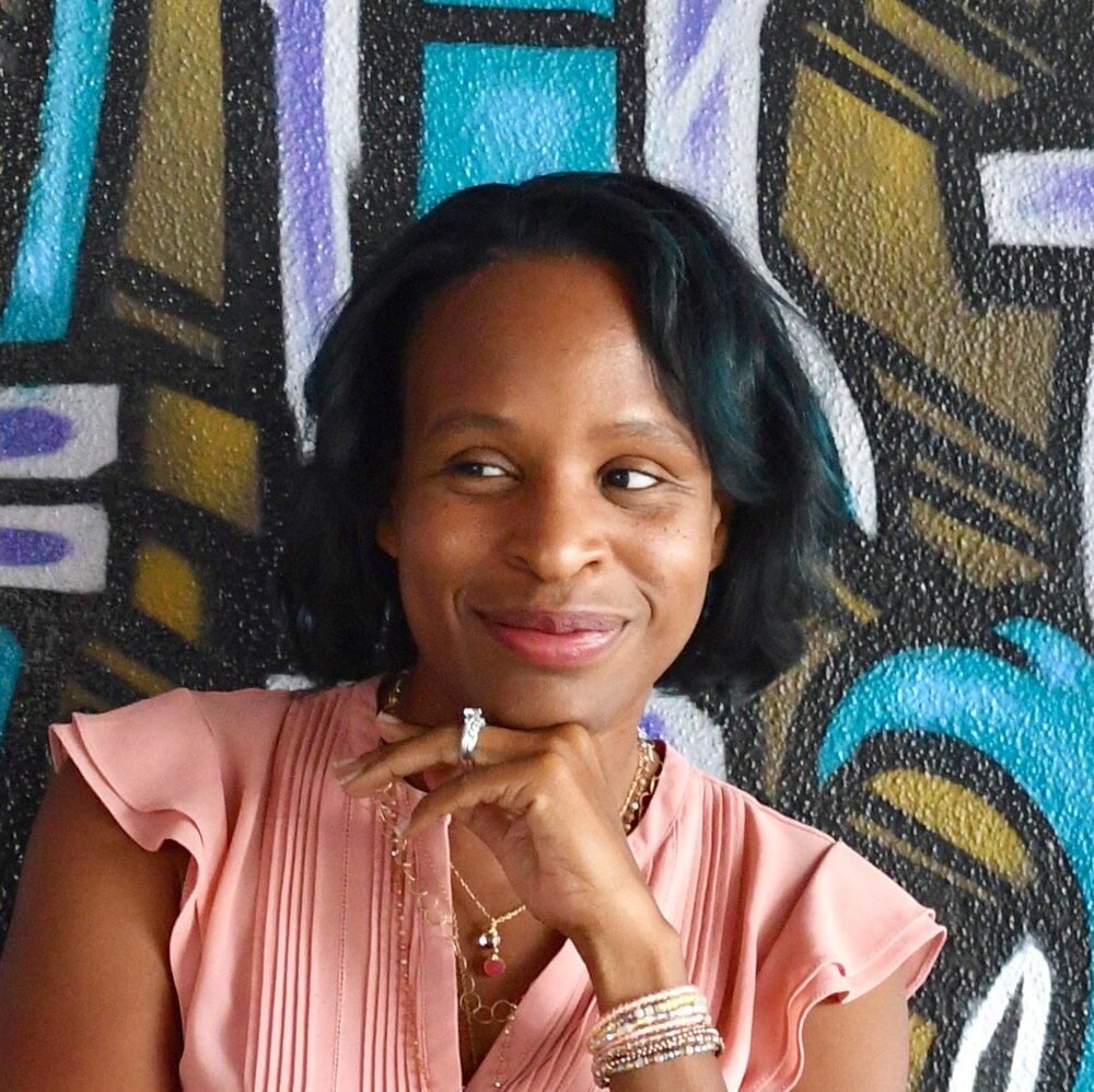Chân dung tác giả Nicola Yoon
