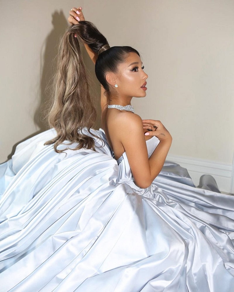Ariana Grande giành giải Grammy đầu tiên nhờ thành công của Sweetener