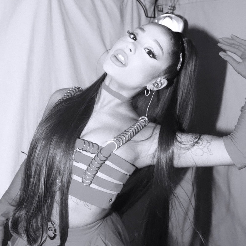 Ariana Grande là một trong những nghệ sĩ thành công nhất những năm 2010ng nh