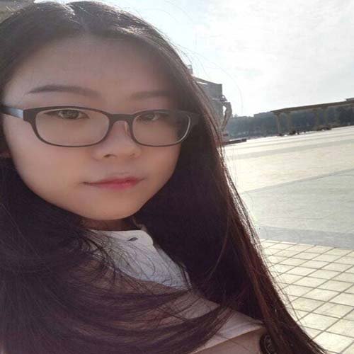Chân dung của nhà văn Cửu Lộ Phi Hương