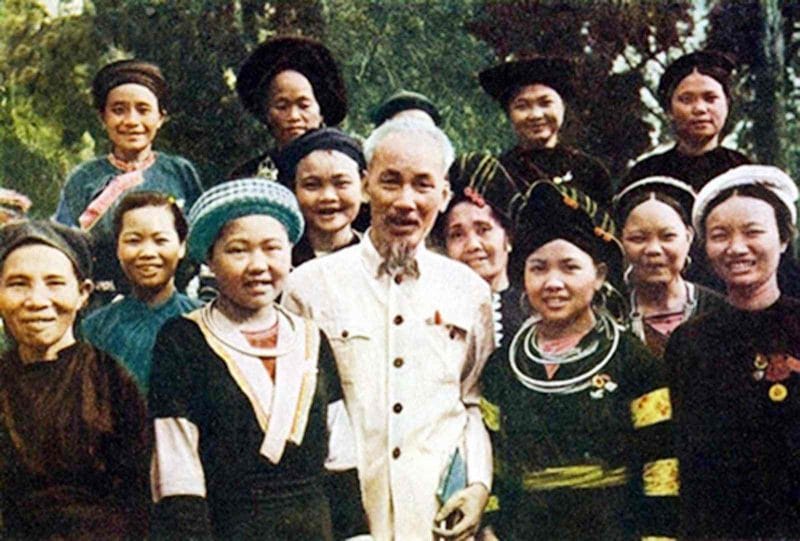 Bác Hồ và nhân dân
