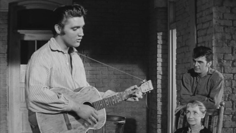 Elvis Presley trong bộ phim Love Me Tender