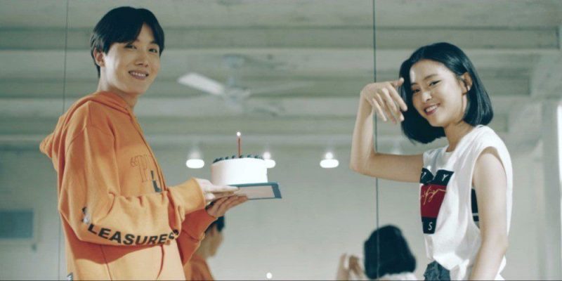 Ryujin trong MV khi đóng cùng J Hope