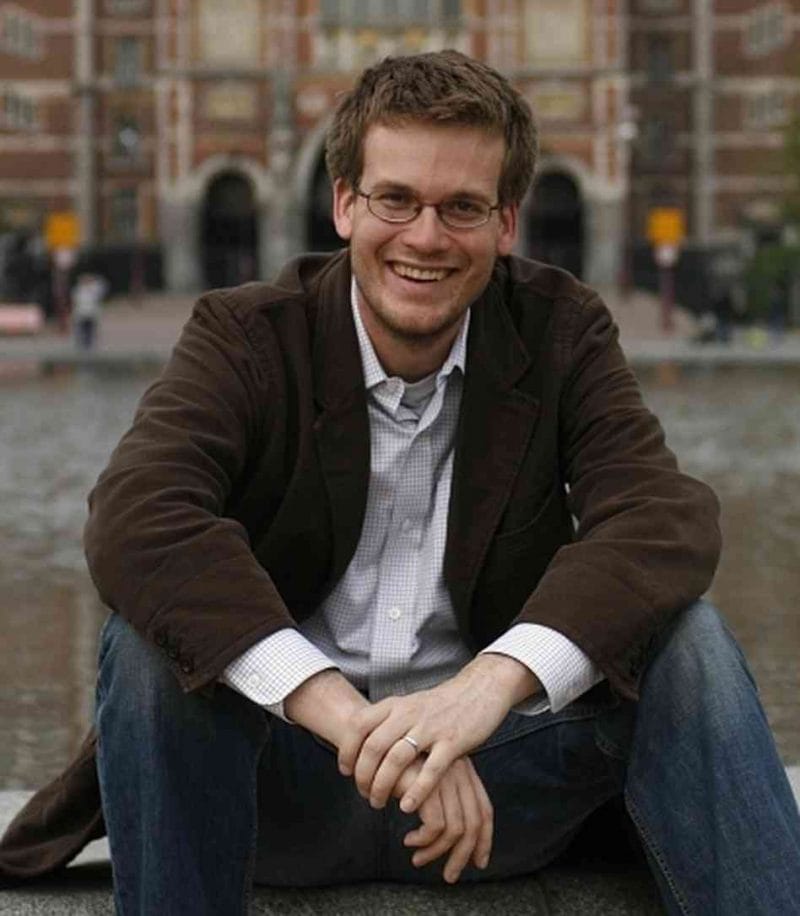 Nhà văn John Green