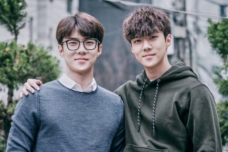 Hai anh em sinh đôi trong Dokgo Rewind