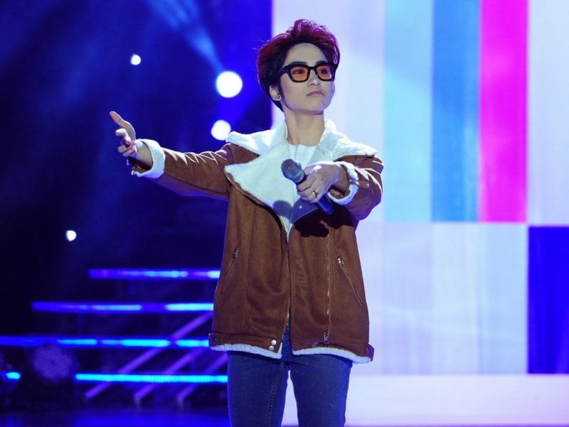 Hòa Minzy hóa thân thành Sơn Tùng MTP trong Gương mặt thân quen