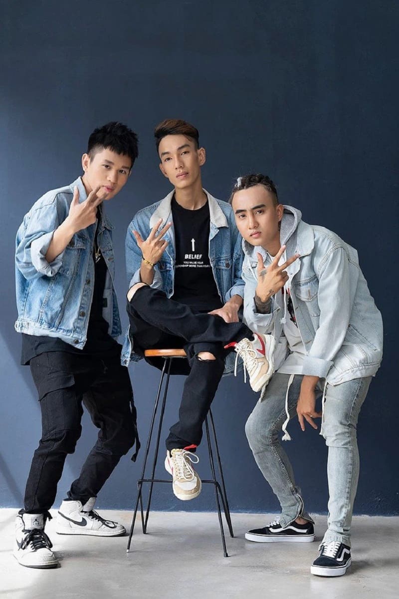 Ba thành viên của nhóm nhạc Ba Chấm