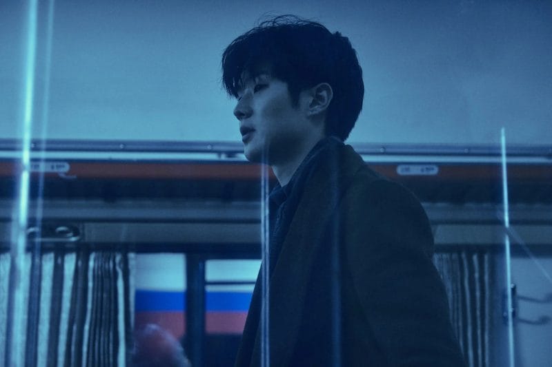 Choi Woo Sik đã có màn hoá thân tuyệt vời khi thủ vai sát thủ tàn nhẫn