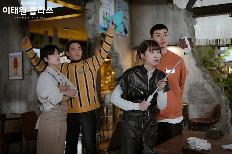 Tầng lớp Itaewon gặt hái được nhiều thành tích đáng nể