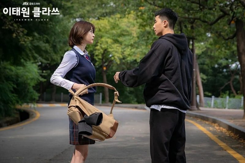 Sự kiện giúp Sae Ro Yi và Soo Ah hoá giải hiểu lầm với nhau