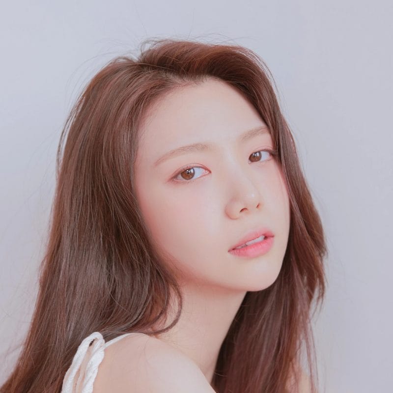 Cô em út sở hữu gương mặt đậm chất visual