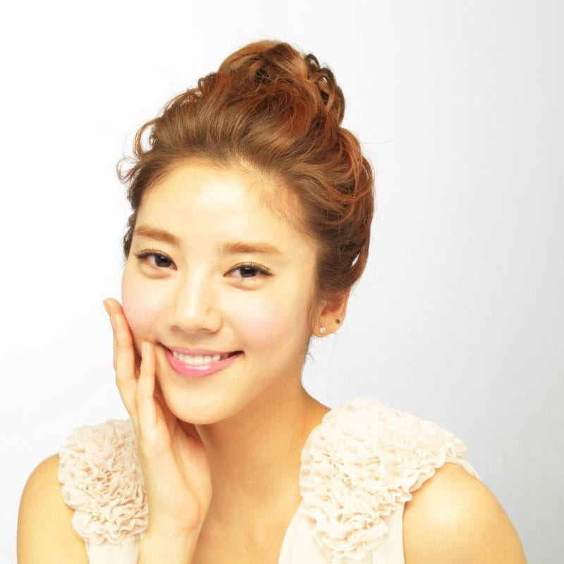 Giọng ca đa tài và xinh đẹp của nhà Pledis là nàng thơ Son Dam Bi