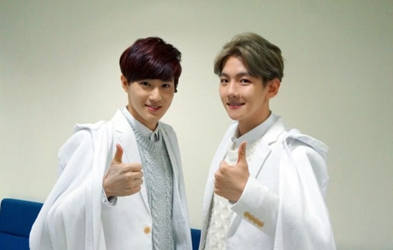 Baekhyun cùng Suho trong vị trí MC tại Inkigayo