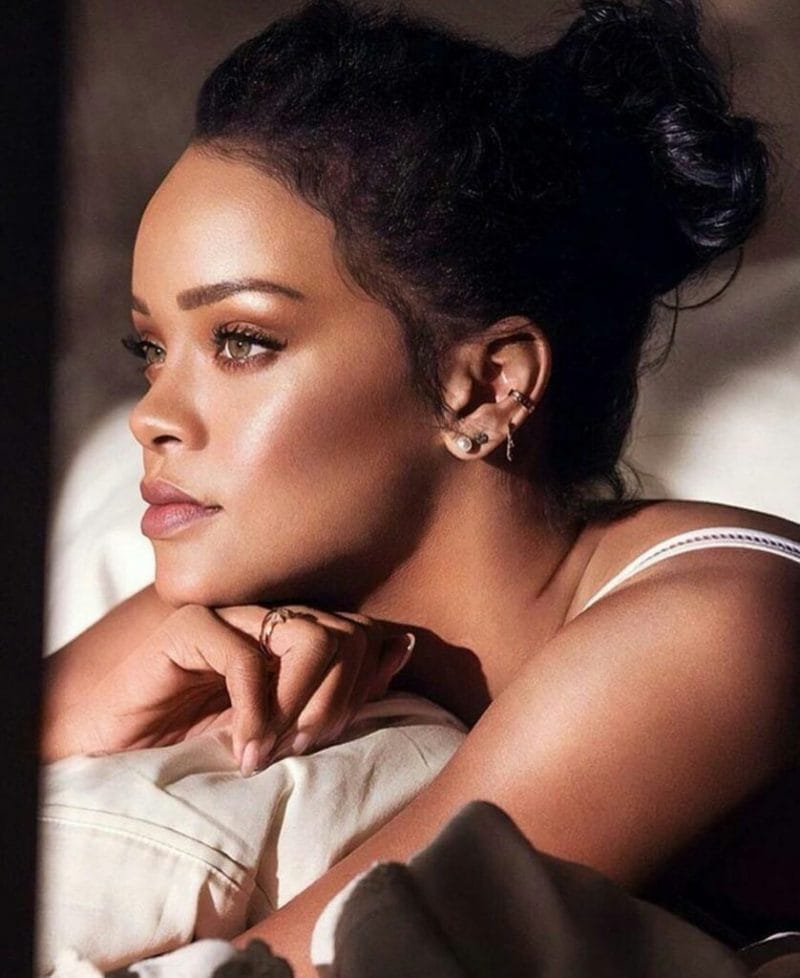 Những khó khăn buộc Rihanna phải trường thành từ rất sớm