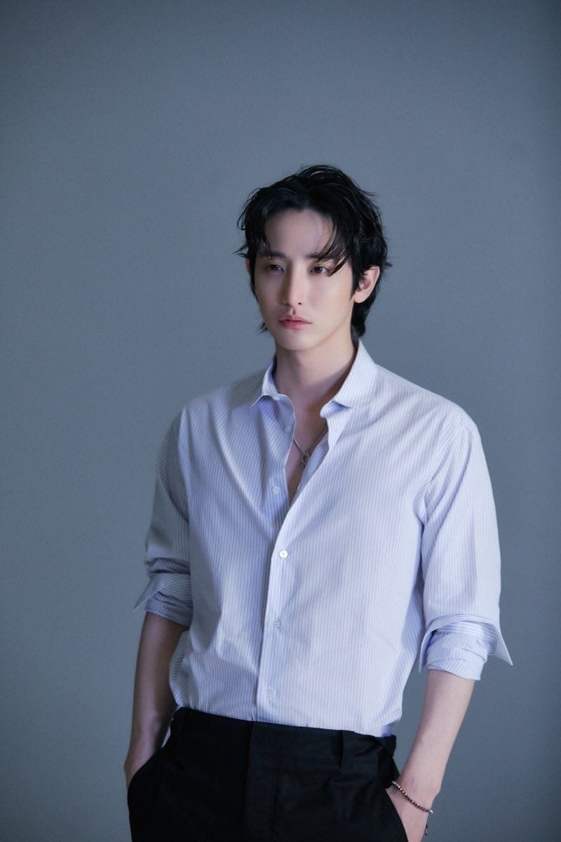 Lee Soo Hyuk làm việc cực lực để mang đến những tác phẩm thú vị cho công chúng