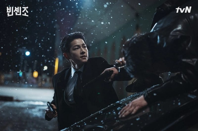 Song Joong Ki không nao núng trước những cảnh hành động khó nhằn