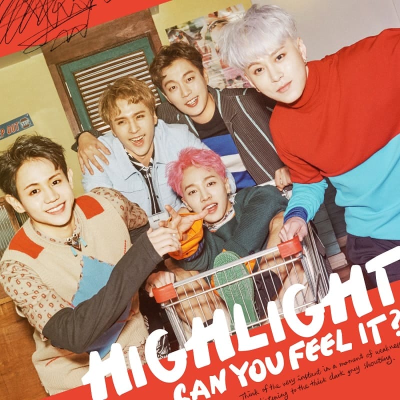 Highlight trở lại với album tràn ngập màu sắc tươi tắn