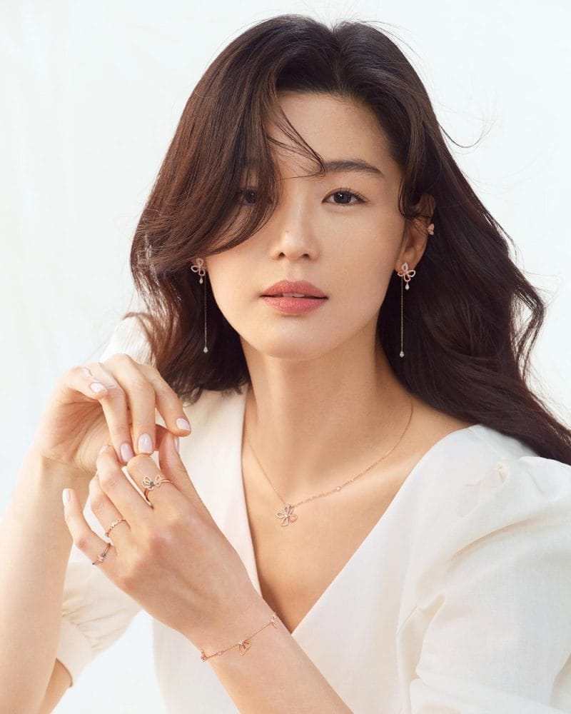 Chân dung nữ minh tinh Jun Ji Hyun