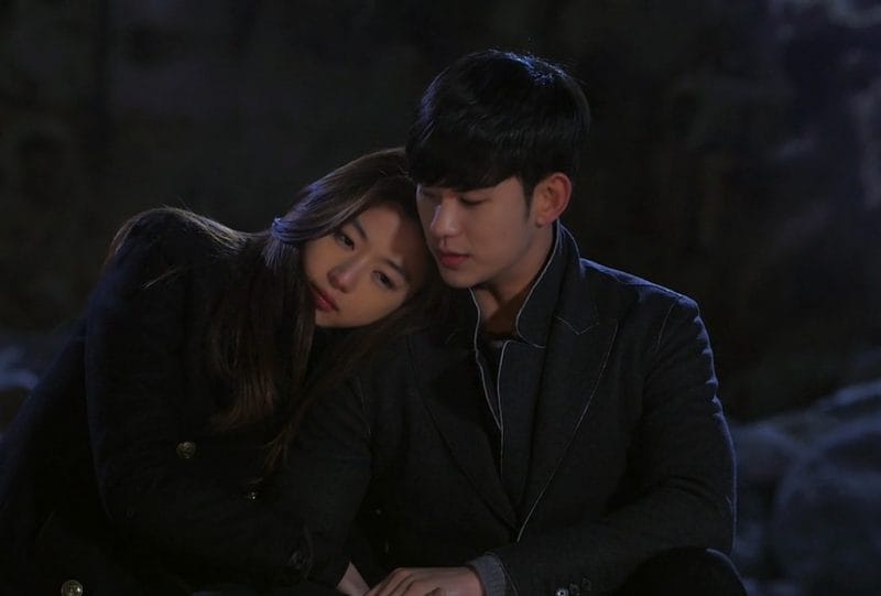 Cặp đôi Min Joon và Song Yi trong Vì sao đưa anh tới