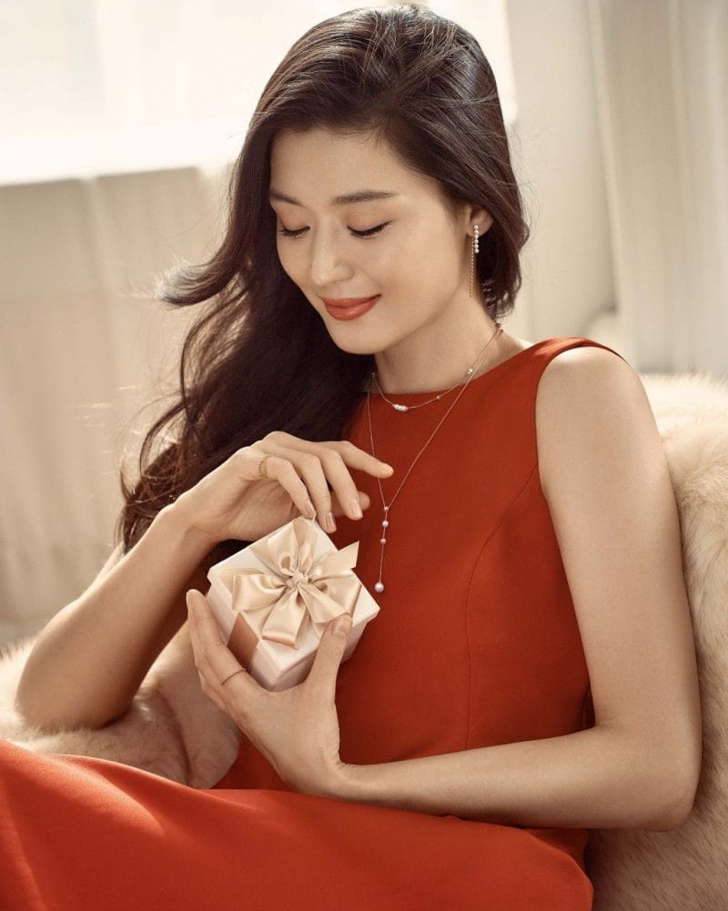 Ngôi sao nổi tiếng được nhiều đồng nghiệp đánh giá là chuyên nghiệp và thân thiện