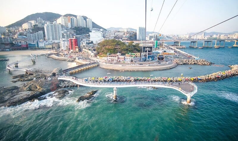 Một phần hệ thống kiến trúc du lịch tại bãi biển Songdo