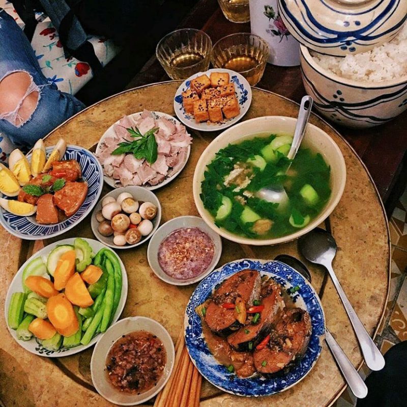 Mâm cơm của người Việt chú trọng đến sự cân bằng giữa các món ăn