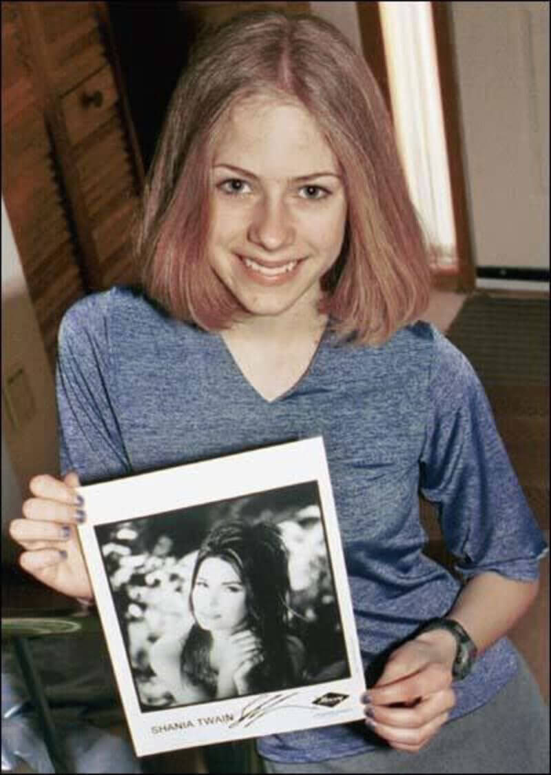 Cơ hội được hát cùng thần tượng đã được Avril Lavigne khoe trên trang cá nhân