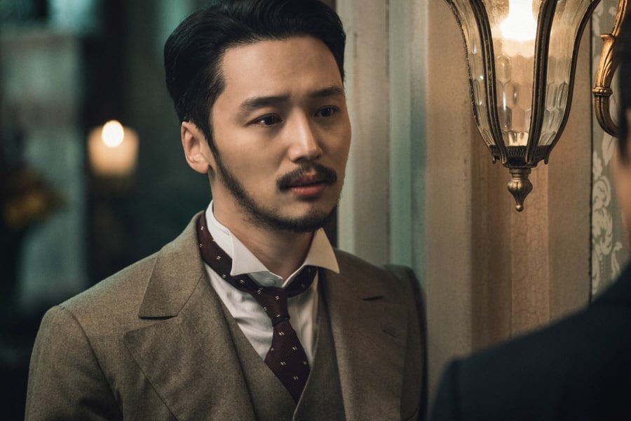 Kim Hee Sung có tính cách và lối đi khác biệt.