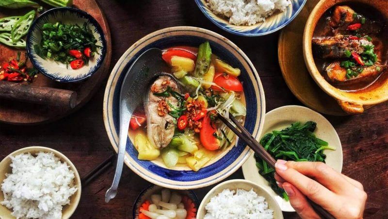 Mâm cơm Việt thể hiện bản sắc văn hóa của dân tộc