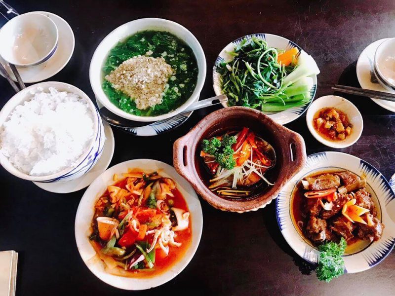 Bữa ăn truyền thống của gia đình Việt