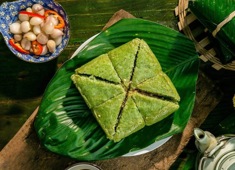 Bánh chưng ngày Tết là món ăn ẩn chứa nhiều ý nghĩa văn hóa tinh thần dân tộc