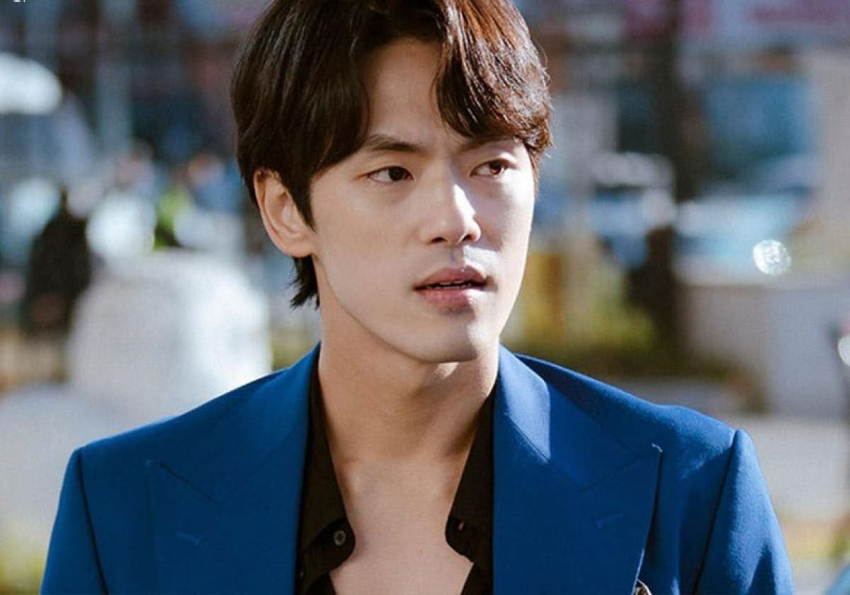 Nam phụ ấn tượng Gu Seung Jun của Hạ cánh nơi anh.