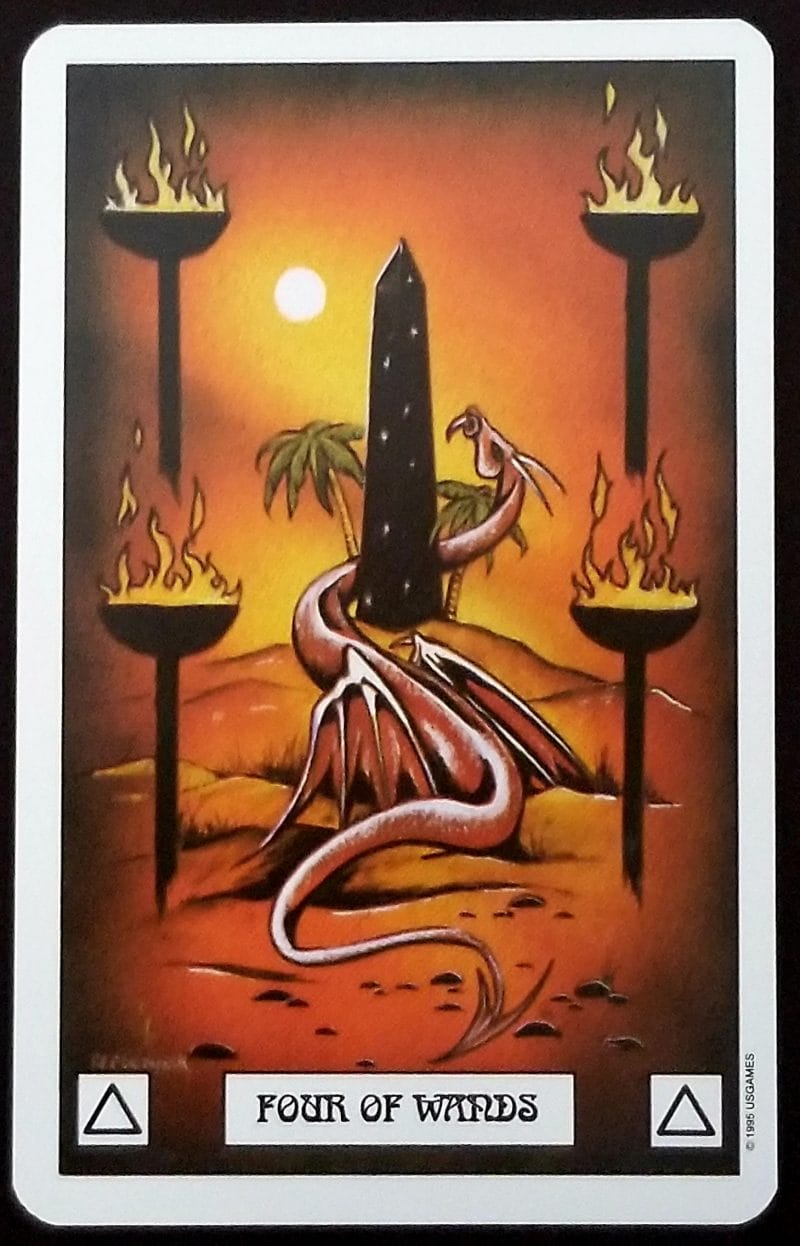 4 of Wands có thể kết hợp với nhiều lá bài khác trong Tarot