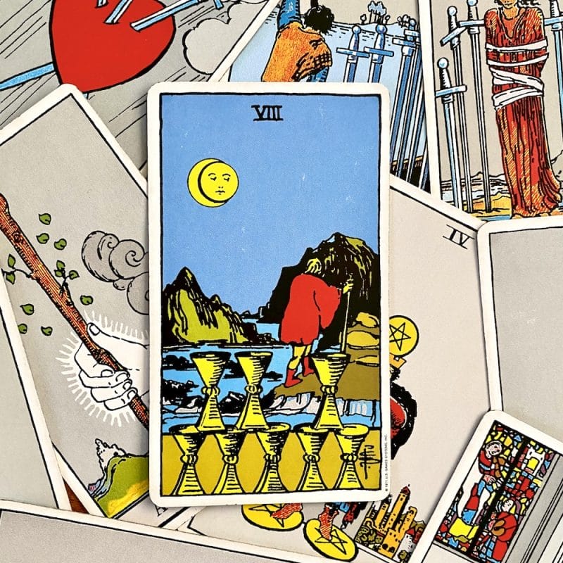 8 Of Cups chính là lá bài đề cập đến sự thay đổi cũng như quá trình dịch chuyển của một sự kiện nào đó