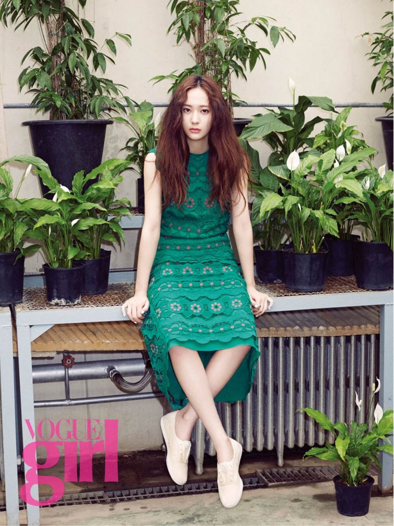 Krystal đầy thu hút trên tạp chí Vogue Girl Korea