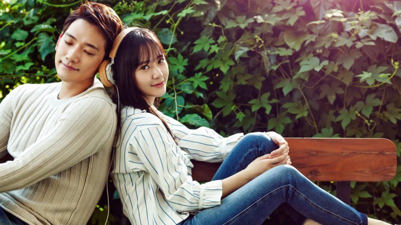 Cô nàng đáng yêu là sự kết hợp giữa Krystal và nam diễn viên Lee Hyun Wook