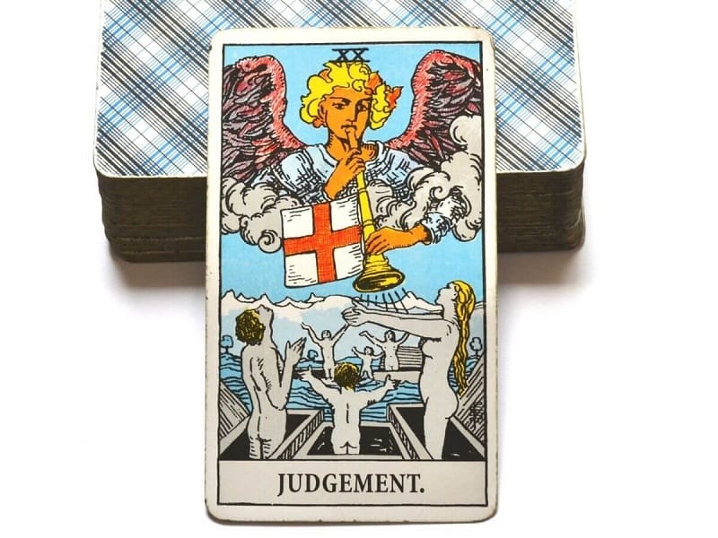 Judgement và ý nghĩa qua những chi tiết hình ảnh