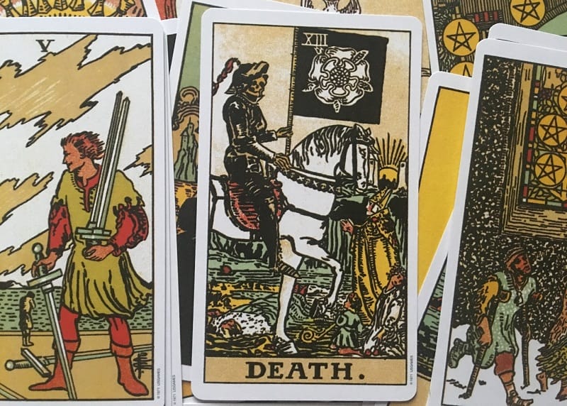 Những ý nghĩa ẩn chứa trong lá bài Death
