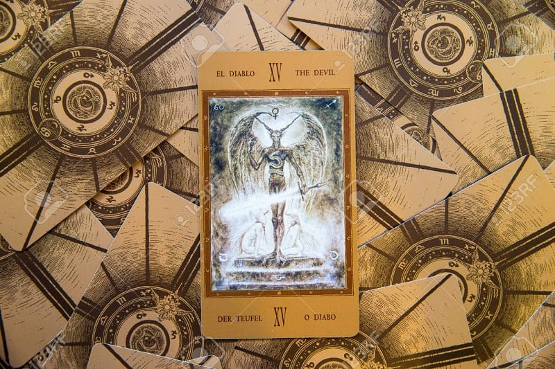 Lá bài The Devil và ý nghĩa trong Tarot