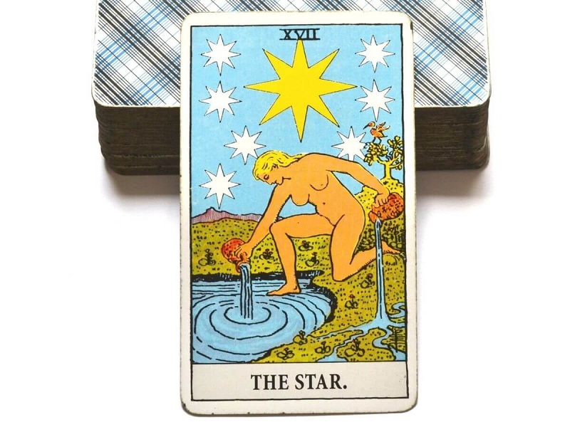 Lá bài The Star và biểu hiện của sự yên bình