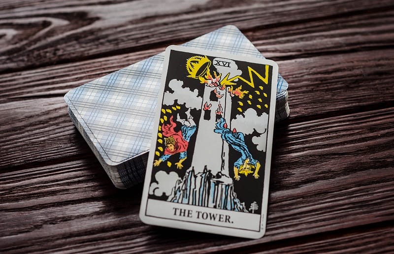 Lá The Tower và ý nghĩa trong Tarot