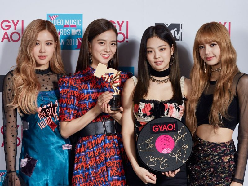 Quả thực MV cùng tên với album đã thực sự mang đến một Black Pink hết sức bùng nổ và đầy cá tính