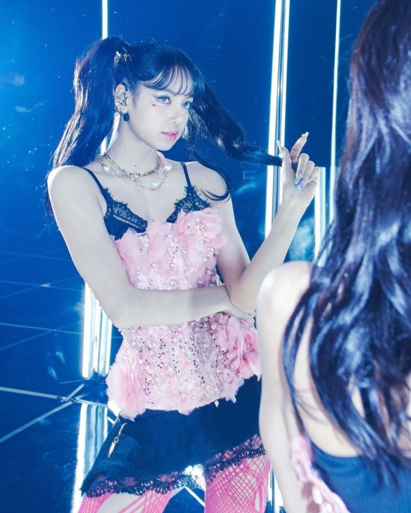 Lisa đã liên tục được các phương tiện truyền thông quốc tế ca ngợi và ghi nhận với tư cách là một trong những nghệ sĩ đình đám nhất