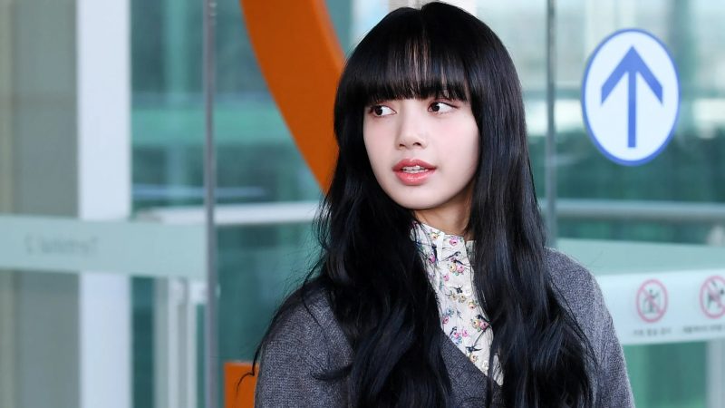 Dù gương mặt sở hữu nhiều đường nét tựa búp bê nhưng ba mẹ nữ thần tượng đều là người gốc Thái Lan