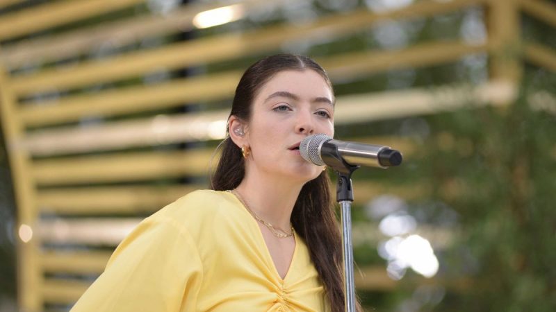 Lorde tái xuất với hình ảnh rạng rỡ trong Solar Power