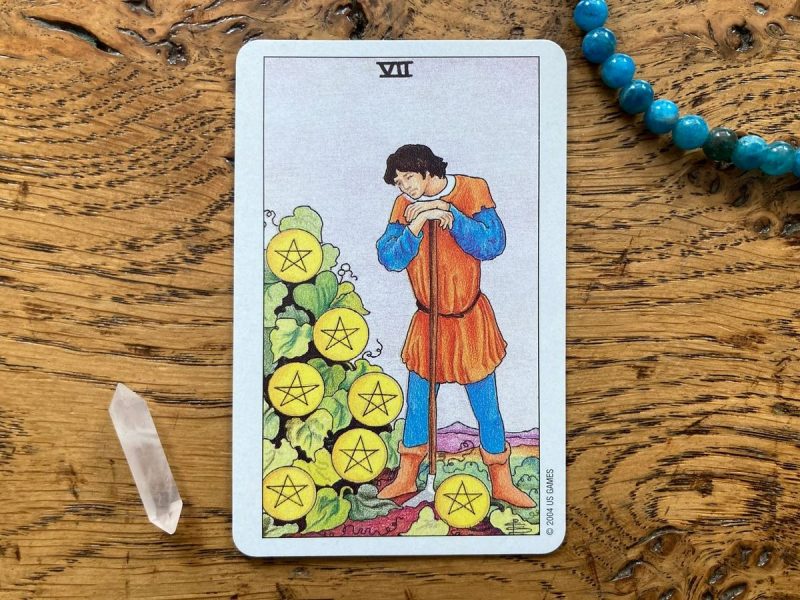 Những thông điệp được gửi đến từ lá 7 of Pentacles ngược