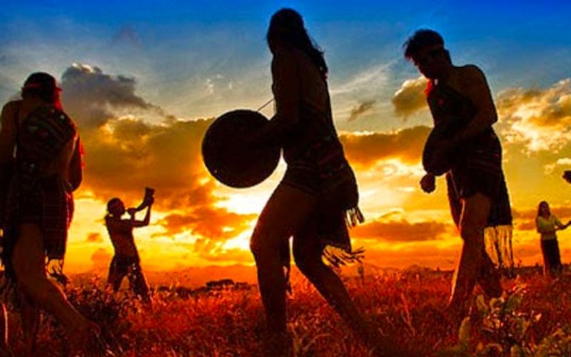 Mọi giống loài đều phải nhường chỗ cho Đăm Săn