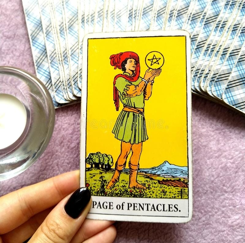 Những thông điệp ẩn sâu trong lá bài Page of Pentacles