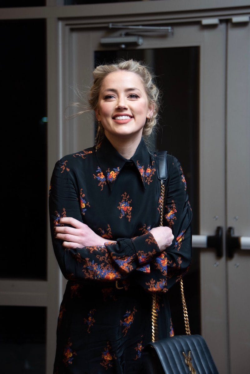 Amber Heard không chỉ là diễn viên mà còn là một người mẫu nổi tiếng