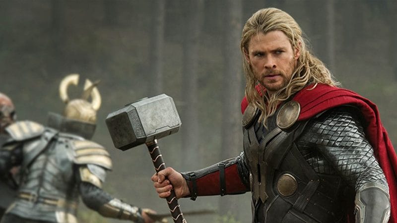 Chris Hemsworth với tạo hình Thần Sấm Thor uy mãnh